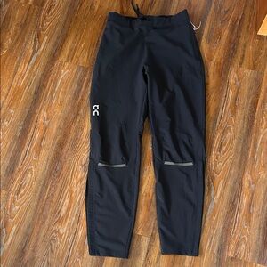 On Running mens Winter Pants sz L and brand new